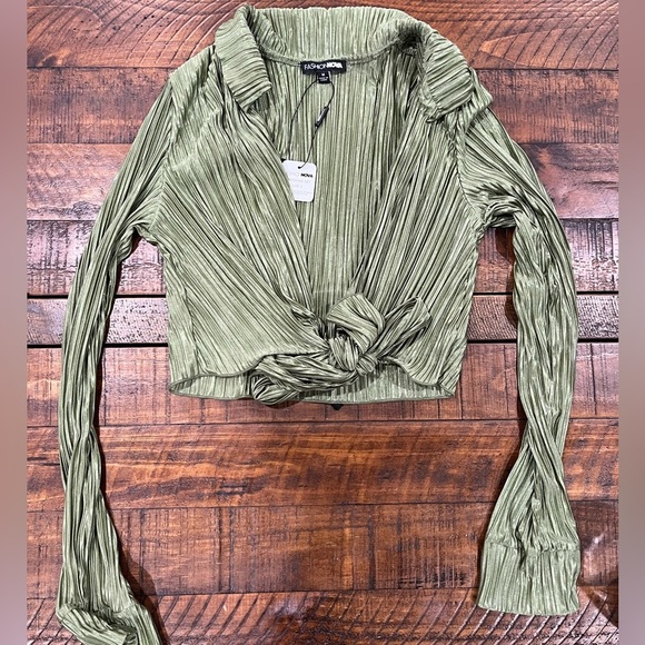 Fashion Nova Green Puff Sleeve Crop Top with Tie Front - Picture 2 of 3